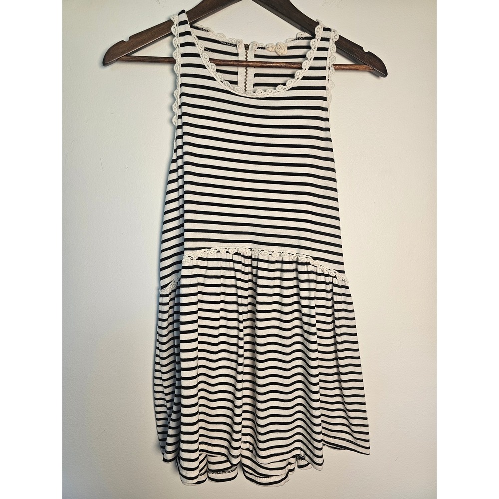 Boho POL Striped Tiered Tank Top Womens Medium Black White Lace Trim YE14